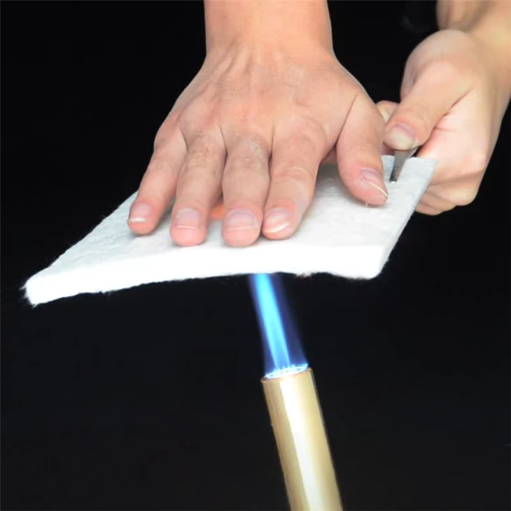 Couverture isolante Aerogel pour l'isolation des conduites de vapeur